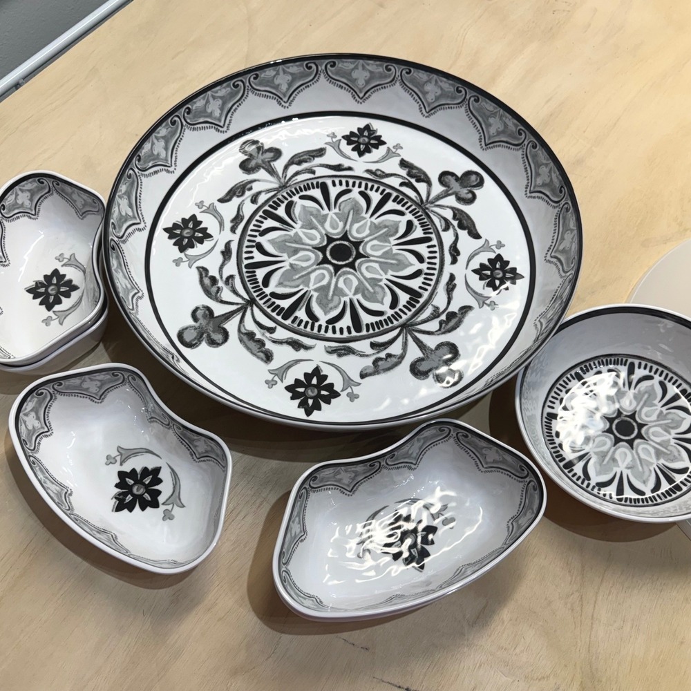 7 Piece Melamine Lazy Susan Divided Serving Dishes Set with Lid Floral Mandala - Picture 6 of 11